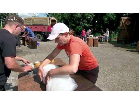 MDR um zwei am 22.07.2025 – Spendenaktion: Sachsen machen Nähmaschinen flott für Kongo